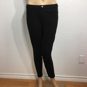 Simply Vera.  Vera Wang Black Jeggings